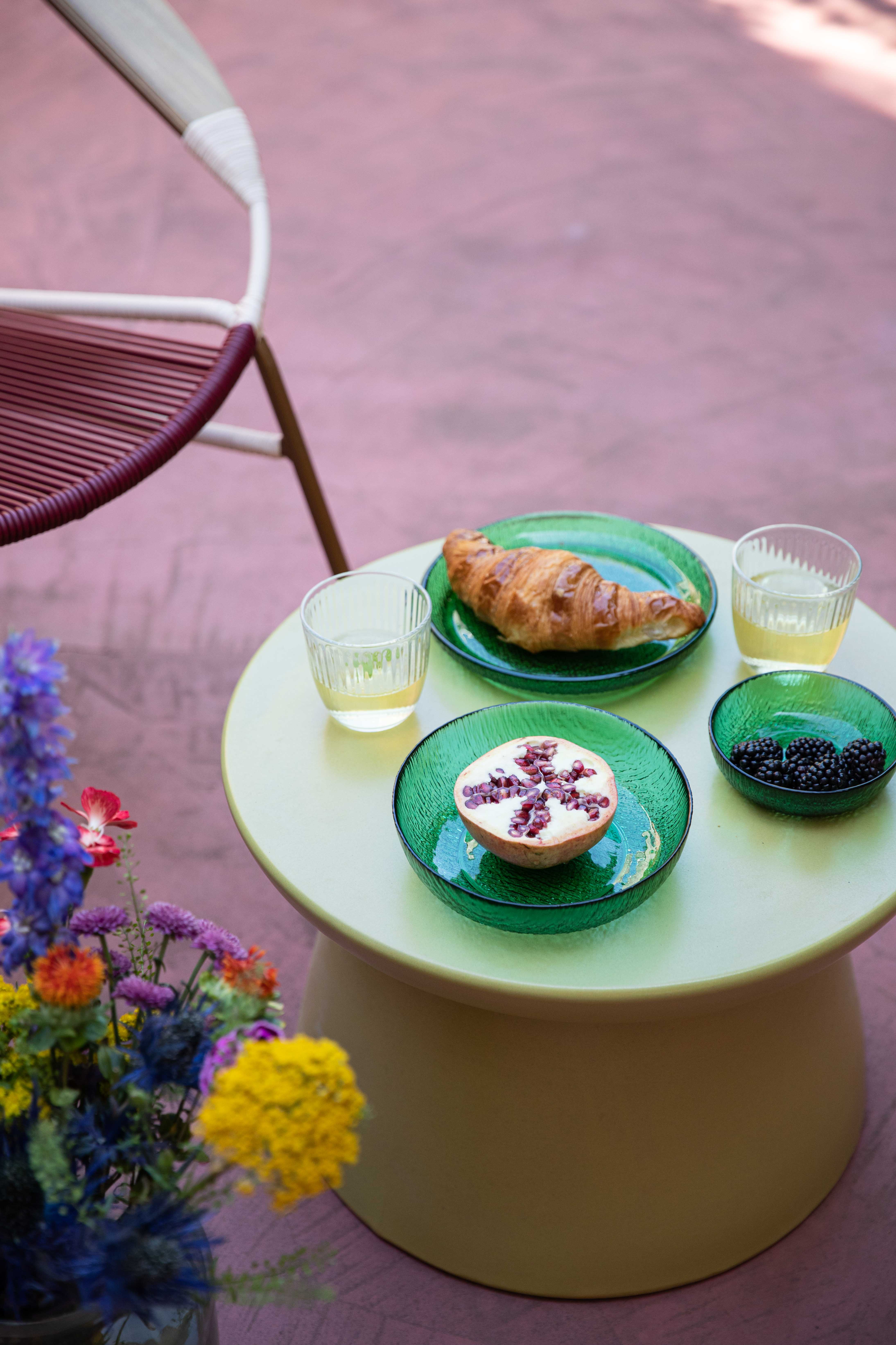 Earthenware side table XL, green | HKLIVING