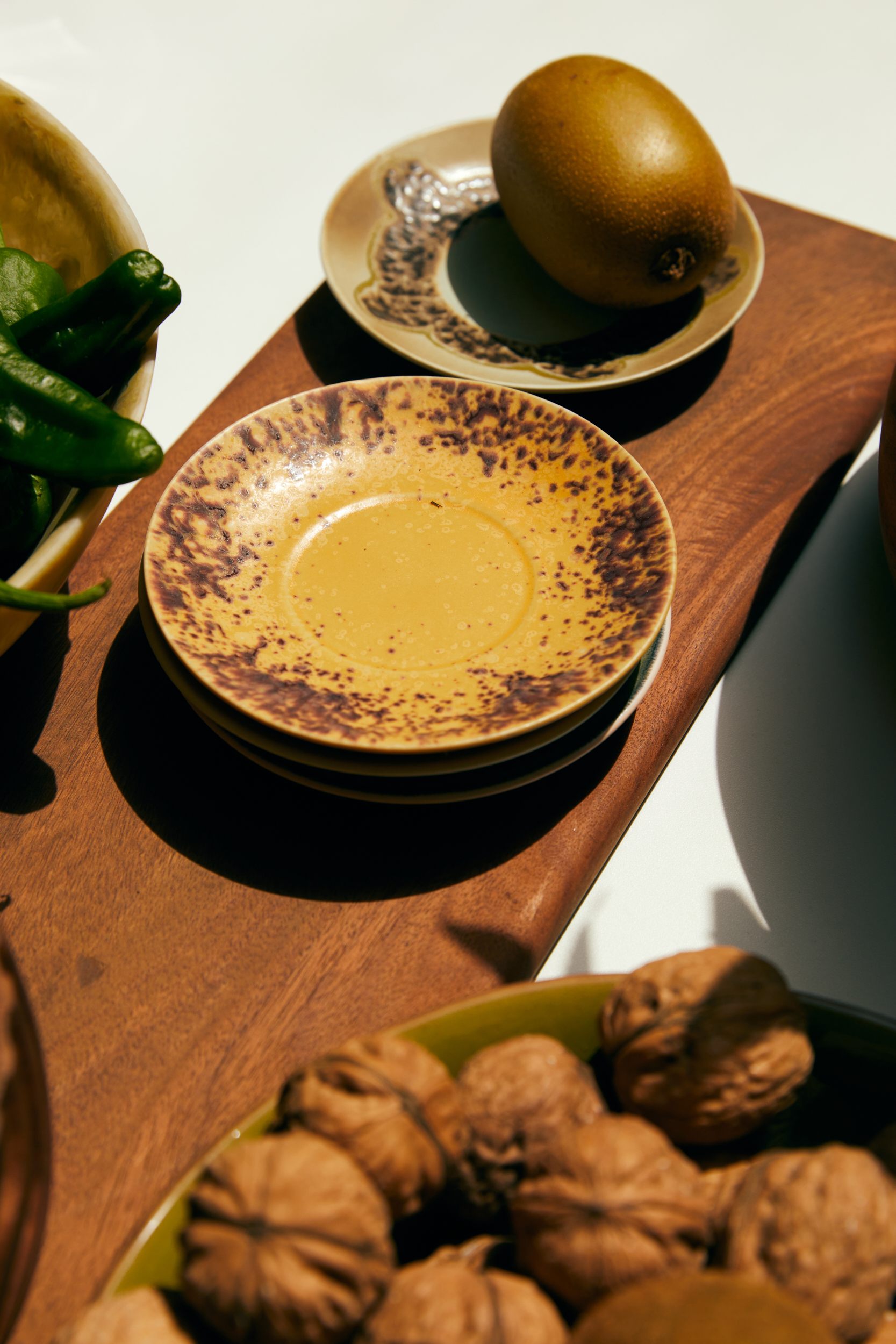 70s ceramics: saucer bay | HKLIVING