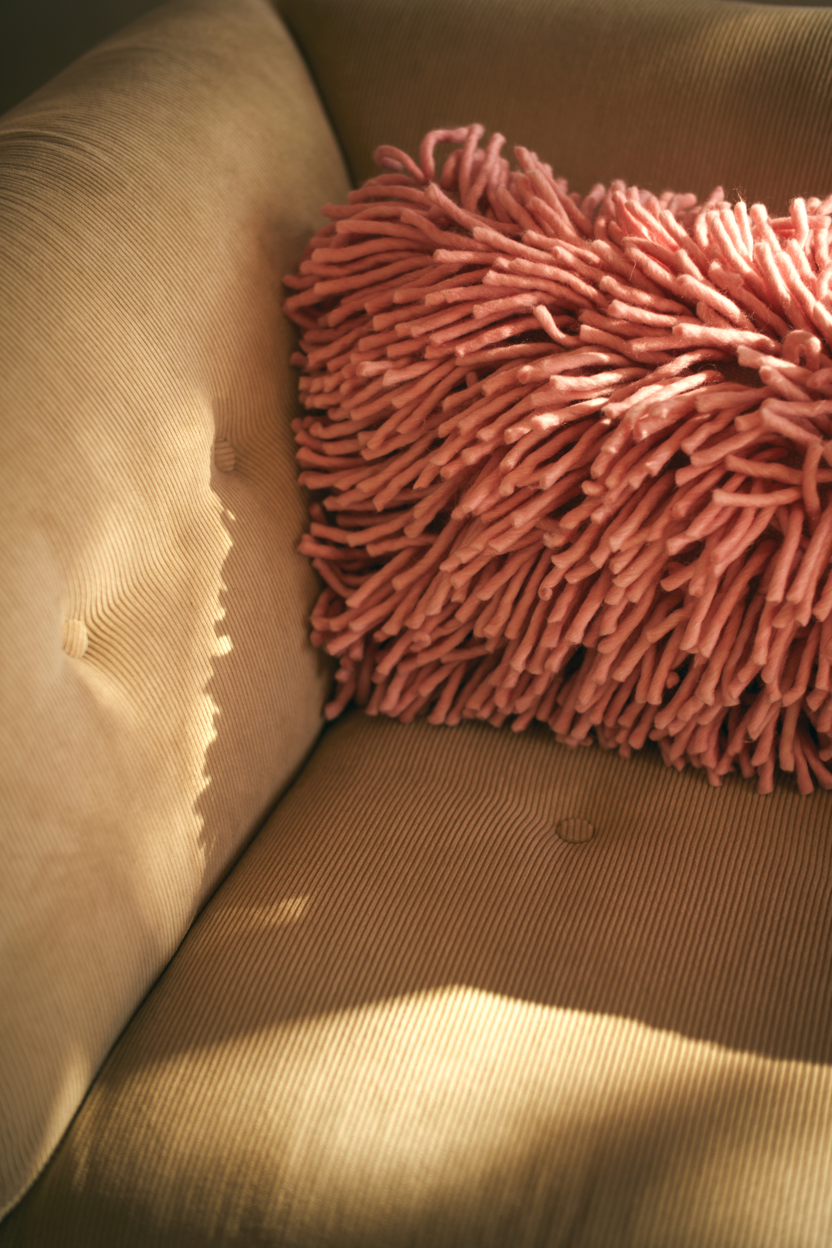 Rugged woolen cushion pink (60x40cm) | HKLIVING