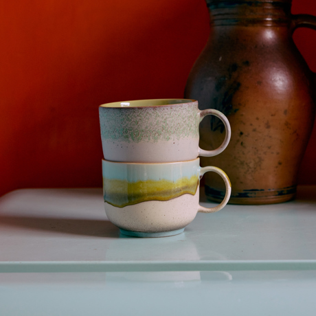 70s ceramics: tea cup, glint