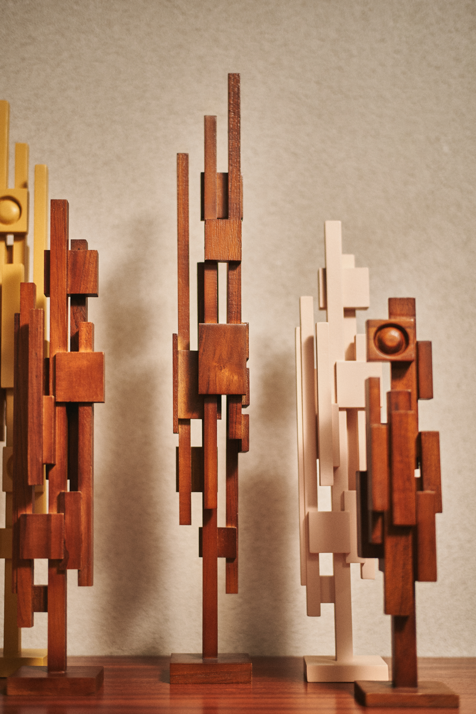 Skyline sculpture espresso M | HKLIVING